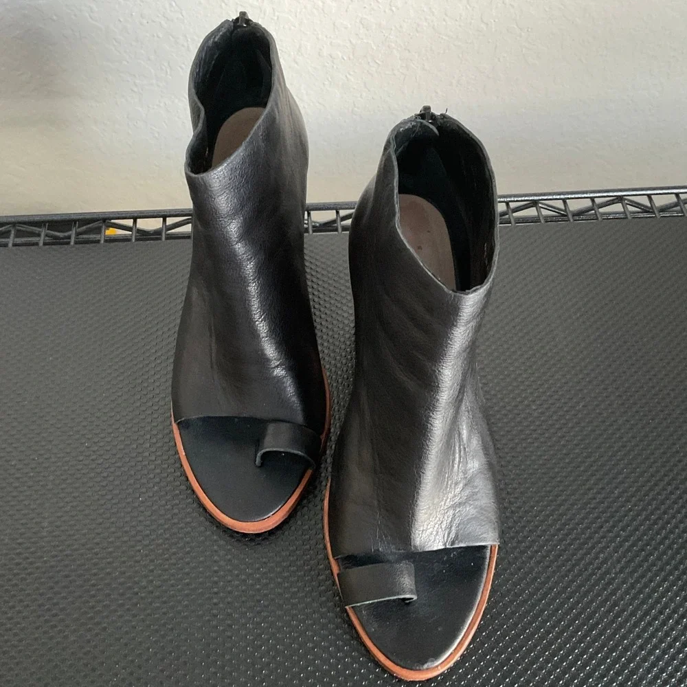 Loeffler Randall pre loved